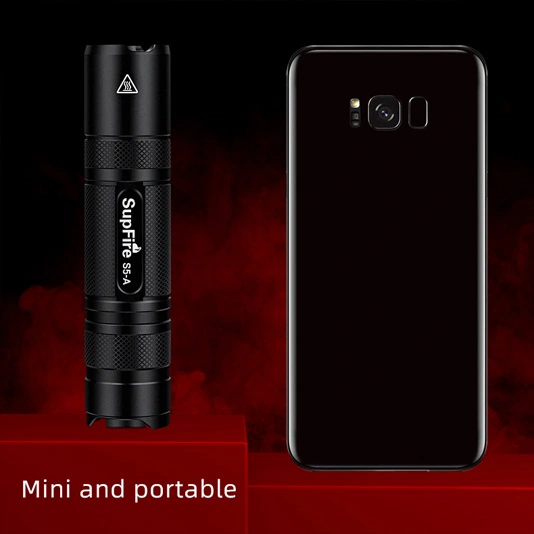 SUPERFIRE S5-A 300 lúmenes mini linterna táctica recargable