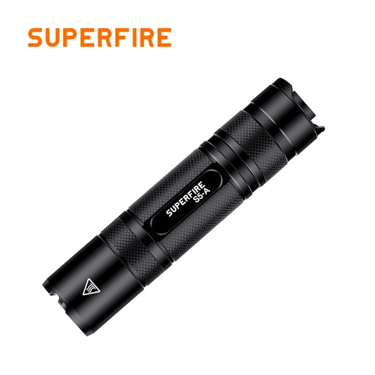 SUPERFIRE S5-A 300 lúmenes mini linterna táctica recargable