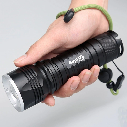 SUPERFIRE F11-T 10W Cree LED Linterna de zoom recargable