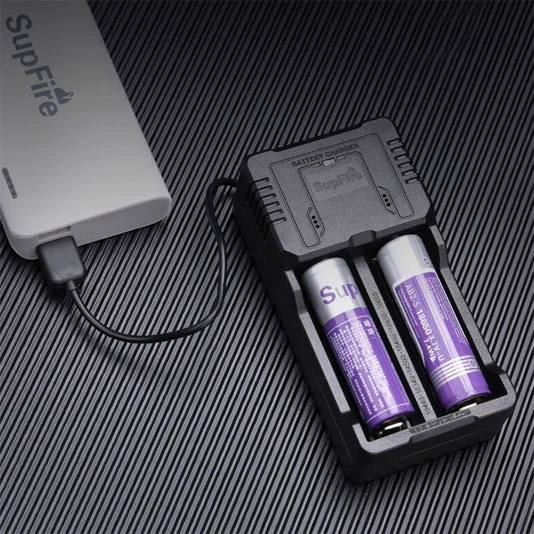 Cargador USB seguro y seguro SUPERFIRE AC26