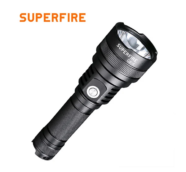 SUPERFIRE C8-E 600 lúmenes mini linterna táctica recargable